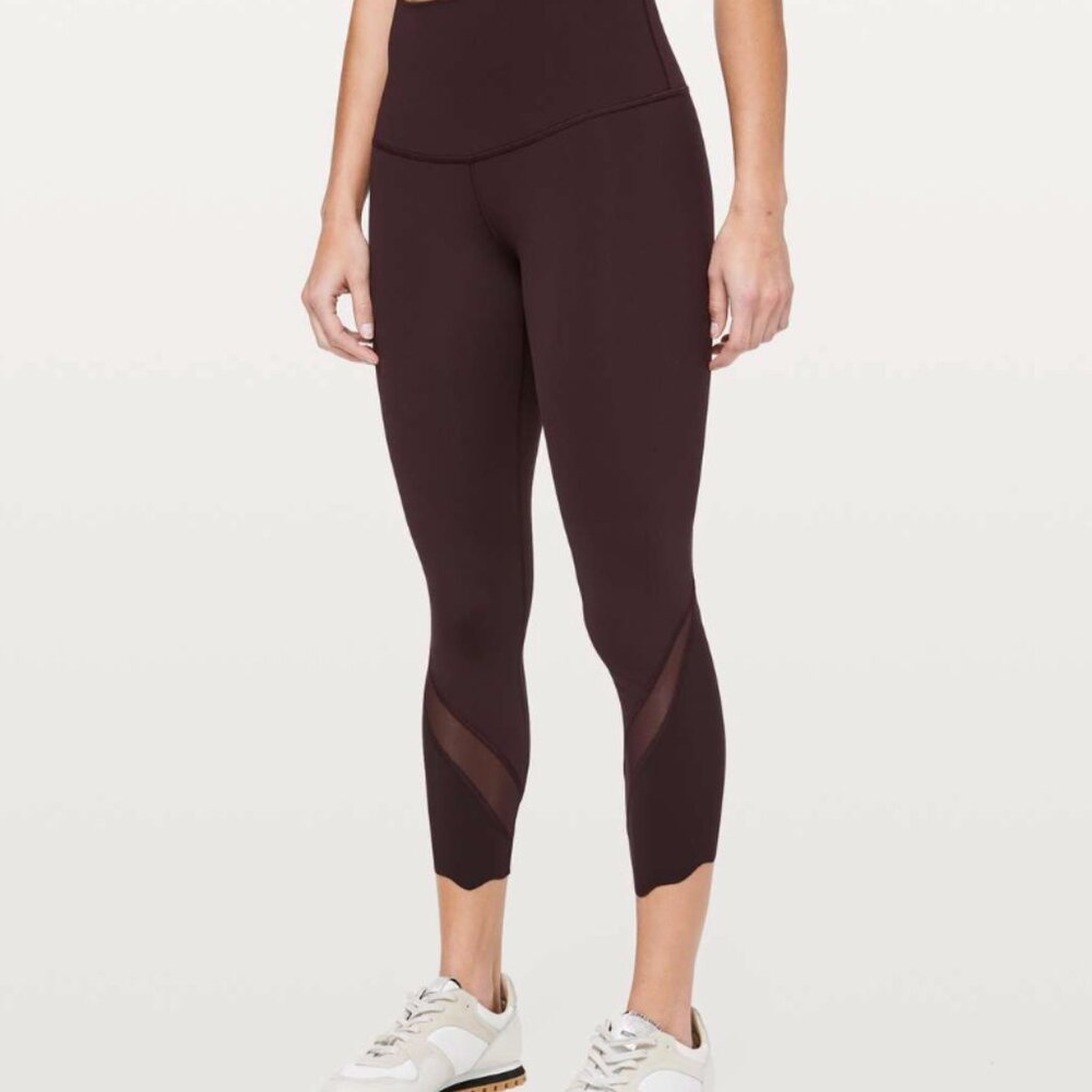 Lululemon Wunder Under Crop II Scalloped Hem (size 6)